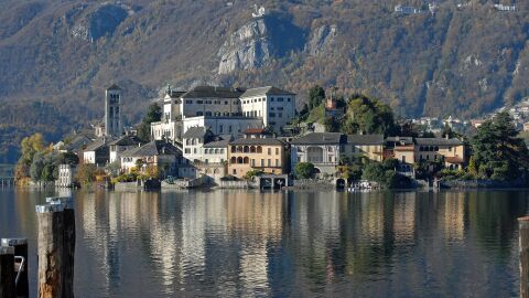 Isla de San Giulio en el lago Orta
