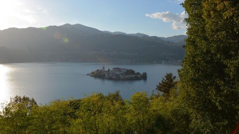 Isla de San Giulio en el lago Orta