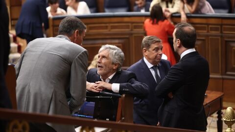 El presidente del Gobierno, Pedro S&aacute;nchez (i), y el ministro del Interior, Fernando Grande-Marlaska
