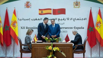 El presidente del Gobierno, Pedro S&aacute;nchez y el ministro marroqu&iacute; de Equipamiento y Agua, Nizar Baraka, tras una reuni&oacute;n en una imagen de archivo