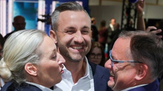 El principal candidato del partido de extrema derecha Alternativa para Alemania (AfD), Ulrich Siegmund , junto a los col&iacute;deres del partido, Alice Weidel y Tino Chrupalla