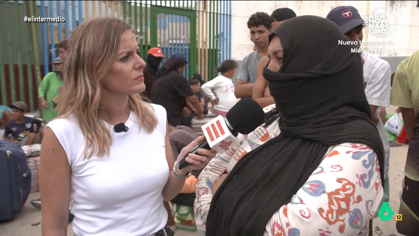 Samira, migrante que cruzó a Ceuta: "Si hubiese tenido otra alternativa en mi país, no estaría aquí pasándolo mal" Esta mujer llegaba a nuestro país a finales de julio junto a su hijo que, como expone, tienen una enfermedad. Su objetivo es poder trabajar para que poder cambiar su futuro. Expone, además, que no se plantea marcharse.