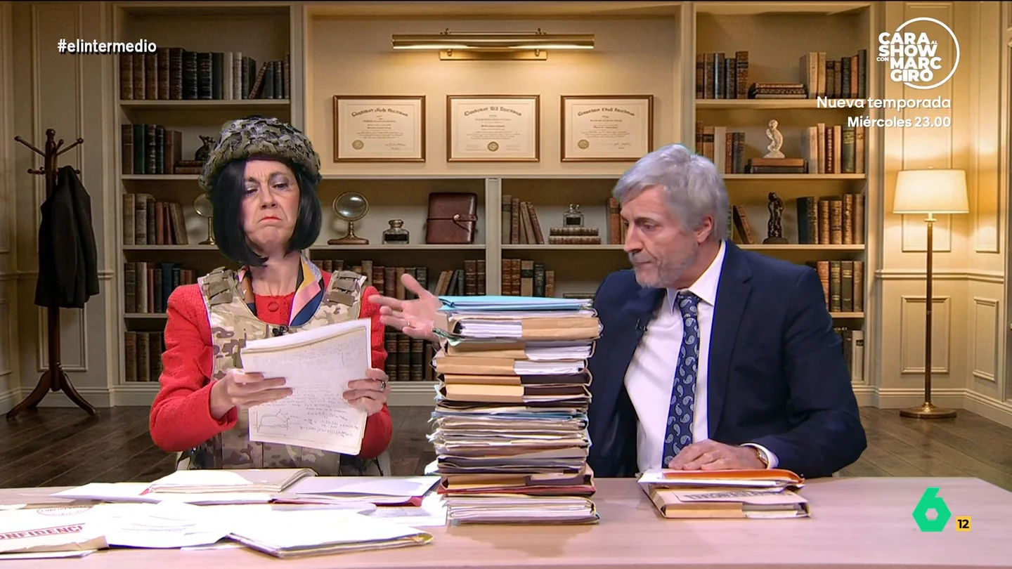 'Margarita Robles' y 'Marlaska', a la gresca por desclasificar informes: "A este paso solo vamos a desclasificar lo mal que nos llevamos" Raúl Pérez y Cristina Gallego escenifican un nuevo choque entre 'Fernando Grande-Marlaska' y 'Margarita Robles' por la desclasificación de informes: ni la operación de fimosis de un agente del CNI ni los mejores sitios para comer en Ceuta.