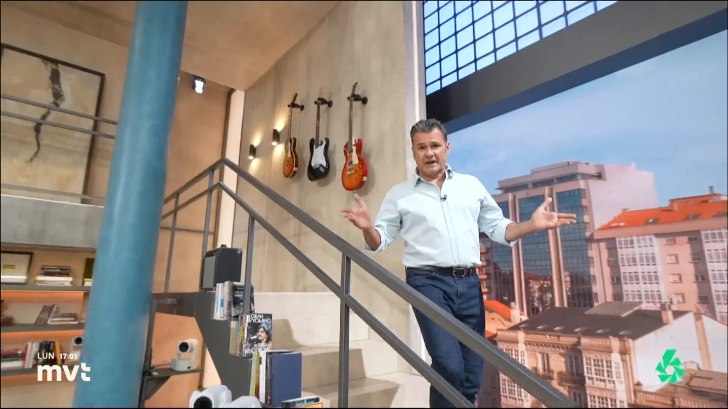 Iñaki López presenta su 'nuevo ático': "Ha sido fácil escogerlo ante la sobreabundancia que hay en la Comunidad de Madrid" El presentador estrena este lunes el nuevo plató de Más Vale Tarde. Un loft abierto en el que cuenta con varios espacios dedicados, por ejemplo, a las entrevistas, la actualidad o los sucesos.