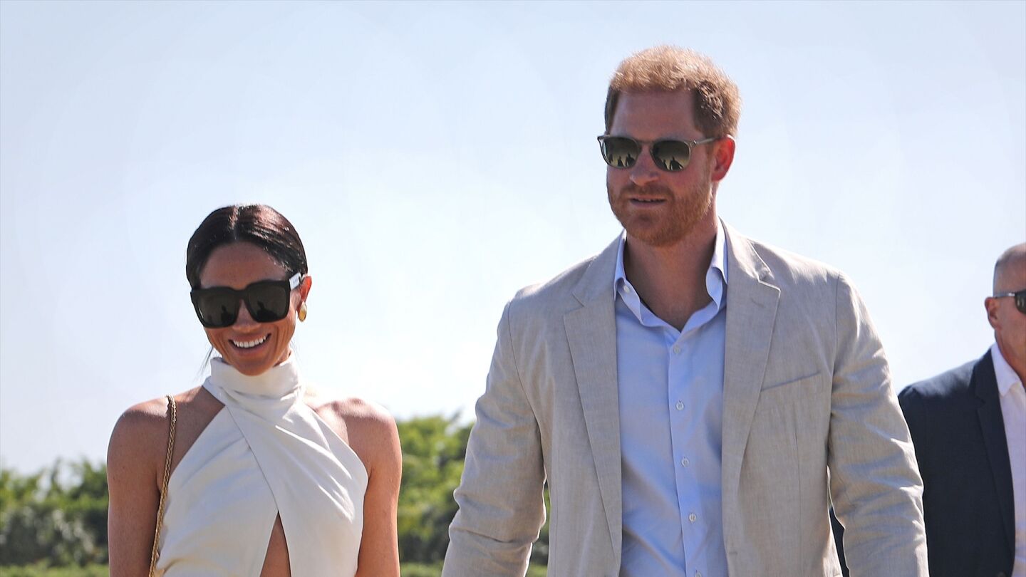 Harry y Meghan se muestran "sorprendidos" tras el &uacute;ltimo portazo de Carlos III: recuerda que son "ciudadanos particulares" no realeza
