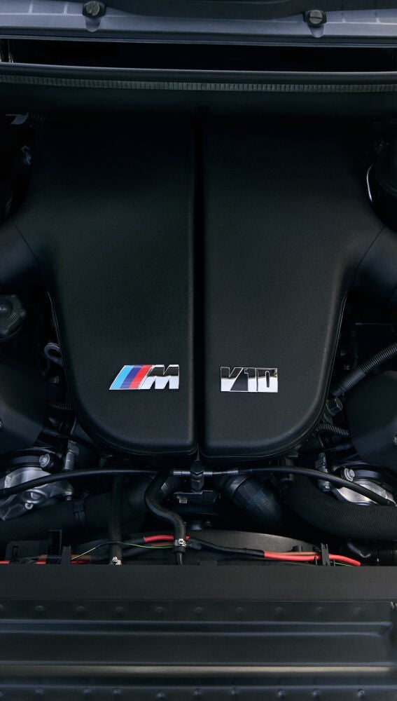 Motor V10 del BMW X5 by Kith