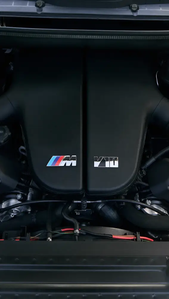 Motor V10 del BMW X5 by Kith Motor V10 del BMW X5 by Kith