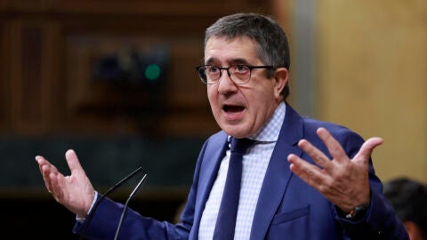 El portavoz socialista Patxi L&oacute;pez interviene en el pleno en el Congreso