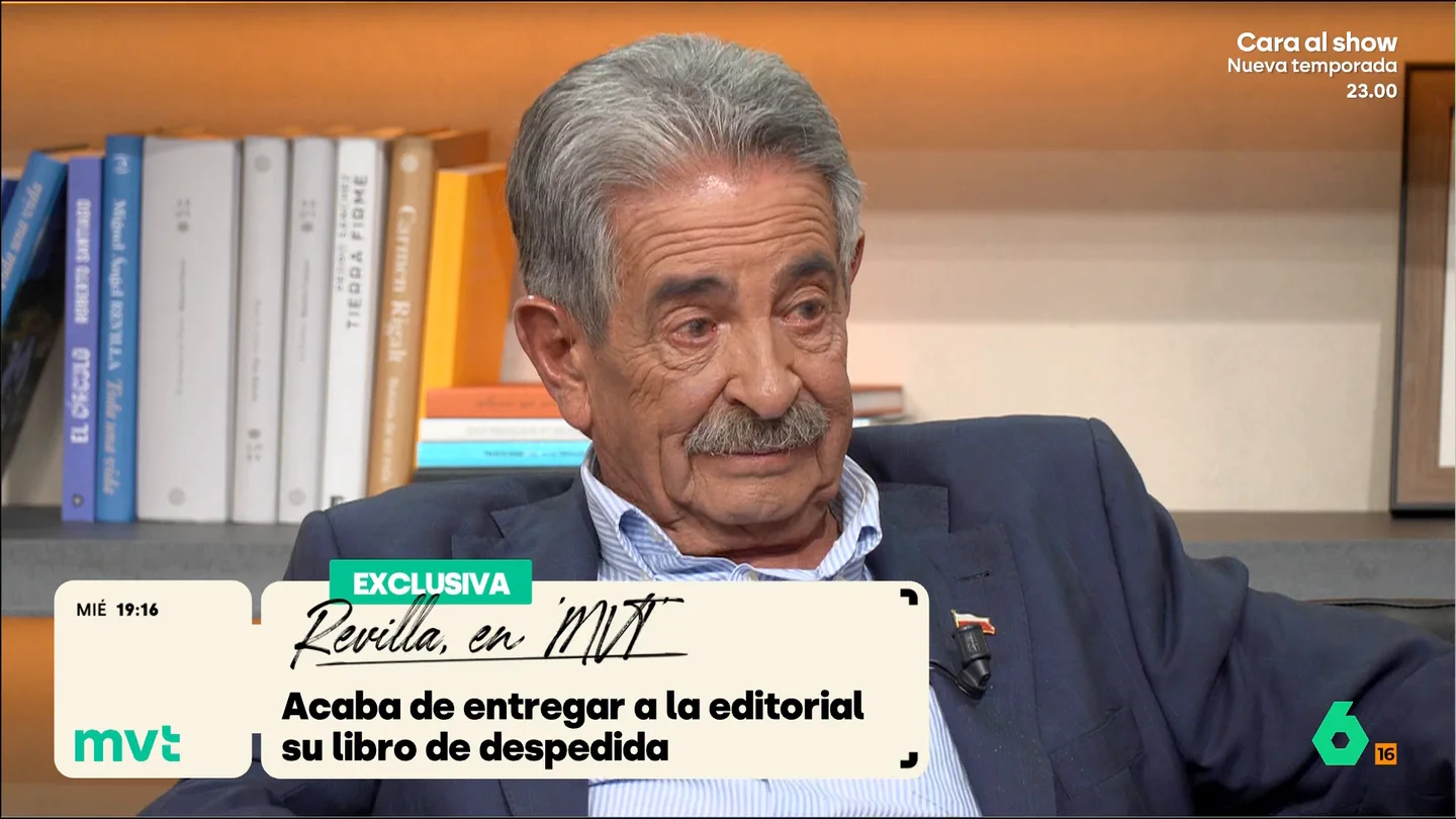 Miguel Ángel Revilla se emociona al hablar de sus hijas: "No van a tener que esconderse, he intentado hacer el bien" El político cántabro reflexiona junto a Iñaki López sobre la muerte y el testamento político que le gustaría dejar. Revilla comparte que no quiere, por ejemplo, recibir ningún tipo de homenaje.