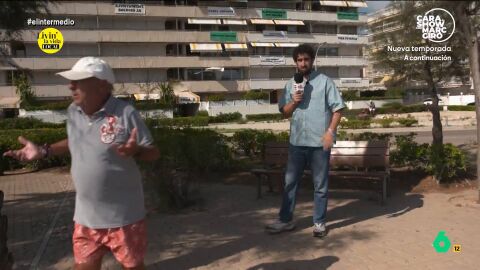 El reportero se ha trasladado hasta Calafell, en Tarragona, donde se est&aacute; viviendo un conflicto vecinal a causa de la petanca. Un grupo de vecinos est&aacute;n en contra de las pistas presente frente a su edificio. 