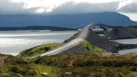 Puente entre las islas Lofoten Puente entre las islas Lofoten