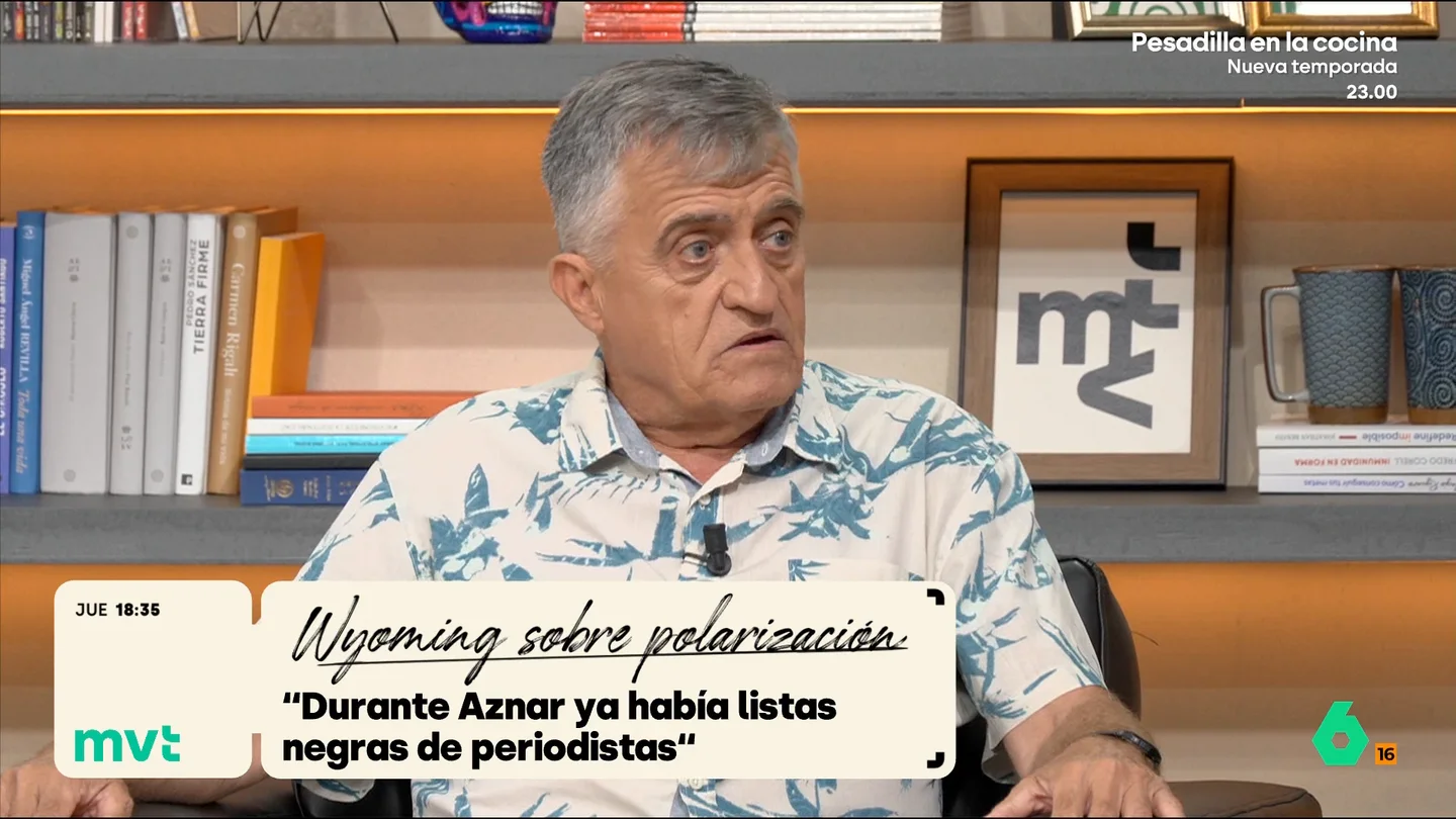 Wyoming recuerda cuando Aznar, "personalmente", cerró 'Caiga quien caiga Wyoming reflexiona con Iñaki López sobre la posibilidad de que vuelvan las listas de periodistas incómodos. Asegura que él mismo estuvo en una lista negra del Gobierno de Aznar por la que "en cuatro años no pise la televisión en España".