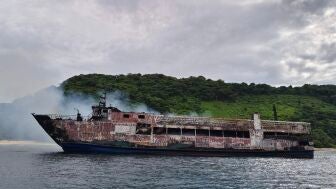 Ferry incendiado en Filipinas