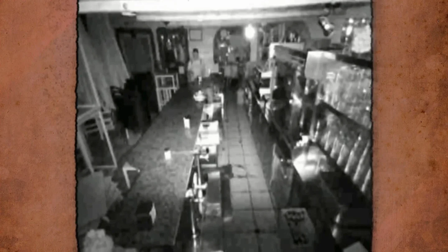 Así reacciona Alberto Chicote al descubrir al "fantasma" de 'La bodeguita de los 50' en Pesadilla en la cocina Así reacciona Alberto Chicote al descubrir al "fantasma" de 'La bodeguita de los 50' en Pesadilla en la cocina