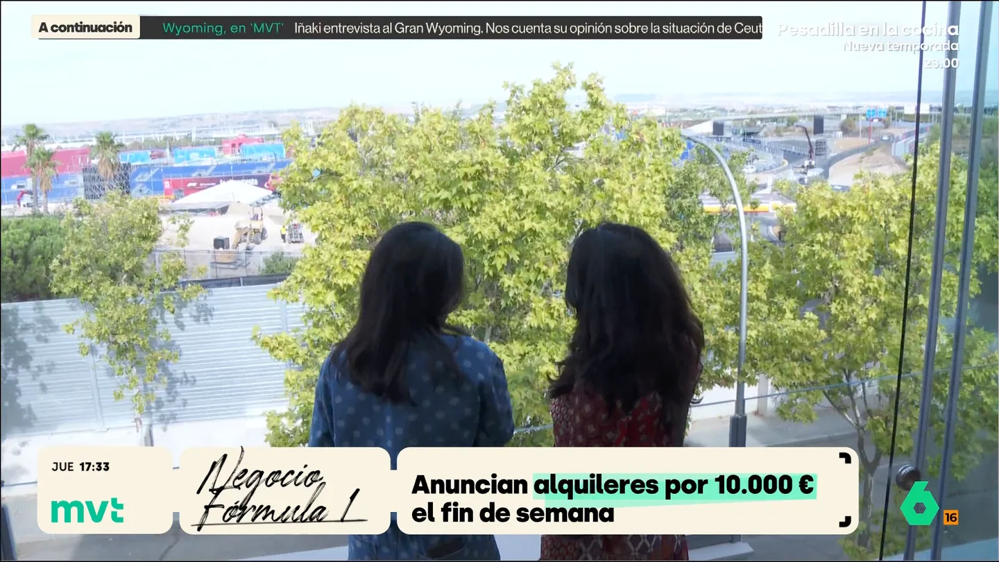 Los 'vecinos' de la Fórmula 1 en Madrid hacen su agosto: chalets por 17.000 euros para el fin de semana y garajes por 500 La cercanía del circuito de la Fórmula 1 ha llevado a que muchos vecinos de Valdebebas aprovechen para alquilar su vivienda a quienes quieren ir andando al paddock. Esto, afirman, ya está afectando "muchísimo" al precio de los alquileres de la zona.