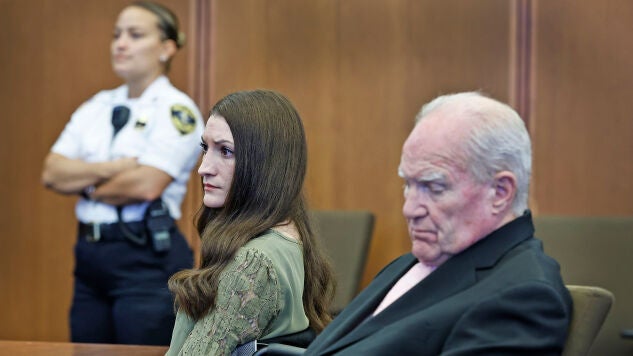 Lindsay Clancy y su abogado durante el juicio