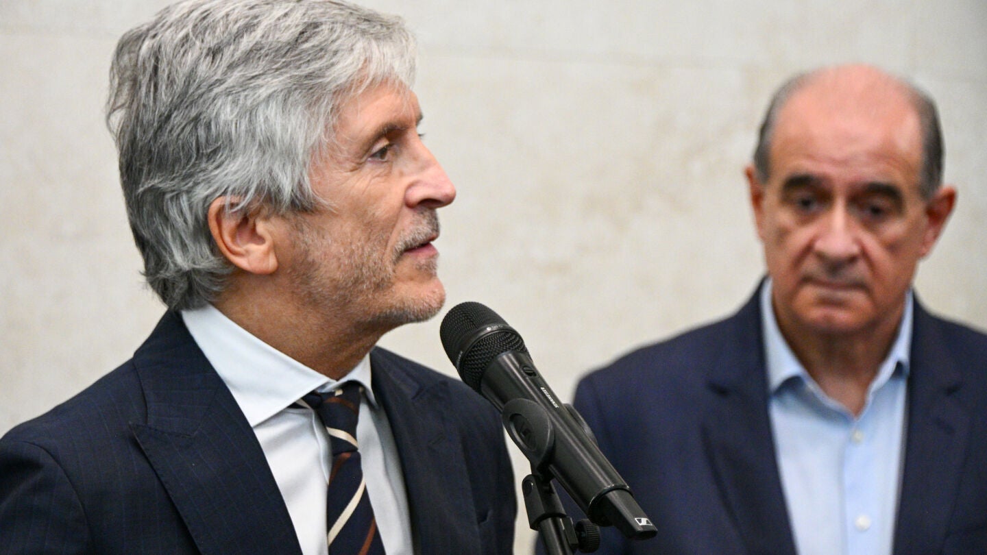Imagen del ministro del Interior, Fernando Grande-Marlaska en la inauguraci&oacute;n de la nueva comisar&iacute;a de la Polic&iacute;a Nacional en And&uacute;jar (Ja&eacute;n).