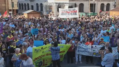 Protesta multitudinaria en Oviedo Protesta multitudinaria en Oviedo