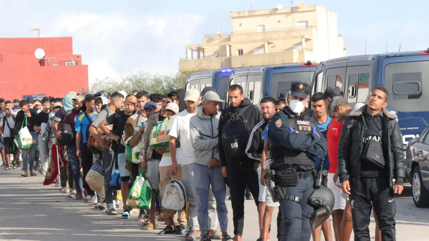 Traslado de cientos de migrantes a una nueva ubicación en Ceuta, el domingo 13 de septiembre Traslado de cientos de migrantes a una nueva ubicación en Ceuta, el domingo 13 de septiembre