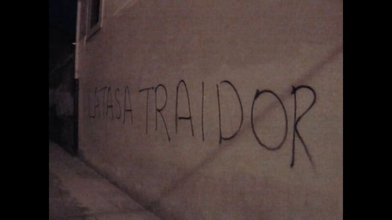 "Colaborador, chivato, traidor... de todo": las pintadas en Ordizia a Latasa, el etarra arrepentido, por pedir un permiso penitenciario "Colaborador, chivato, traidor... de todo": las pintadas en Ordizia a Latasa, el etarra arrepentido, por pedir un permiso penitenciario