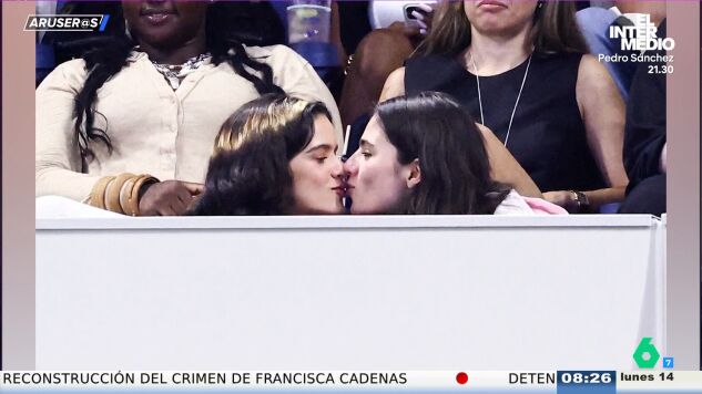 De su beso con Loli Bah&iacute;a a su espectacular look: Rosal&iacute;a arrasa en Nueva York