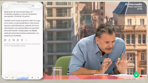 Iñaki López, ante su primera entrevista con una inteligencia artificial: "¿Tenéis plan de acabar con la raza humana antes de 2030" Ante los avances de la inteligencia artificial y las advertencias de algunos expertos, que hablan incluso de que podría acabar con la raza humana, Iñaki López pregunta directamente a una IA cuáles son sus intenciones.