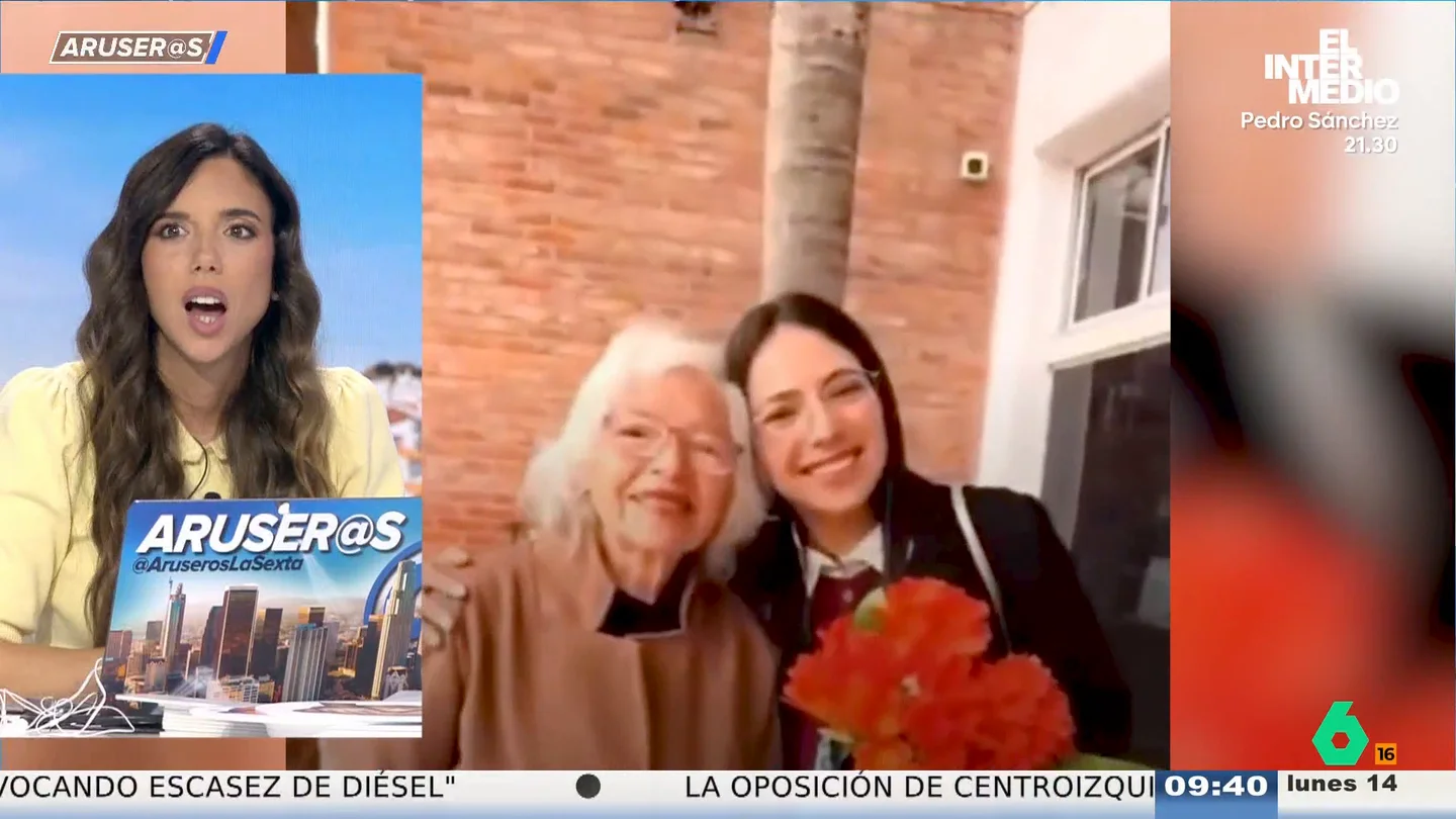 La emotiva sorpresa de una abuela que espera con flores a su nieta el día de su graduación La emotiva sorpresa de una abuela que espera con flores a su nieta el día de su graduación