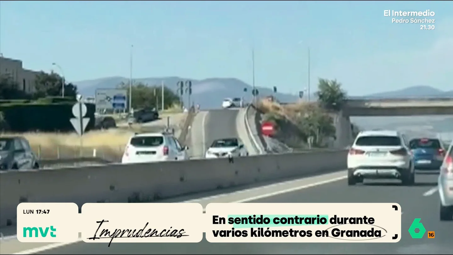 De un kamikaze en Granada a un accidente por un cambio brusco de carril en Tenerife: imprudentes al volante de fin de semana Este fin de semana se han producido numerosos accidentes causados por las imprudencias de varios conductores en Granada, Tenerife, Lugo o Marbella.