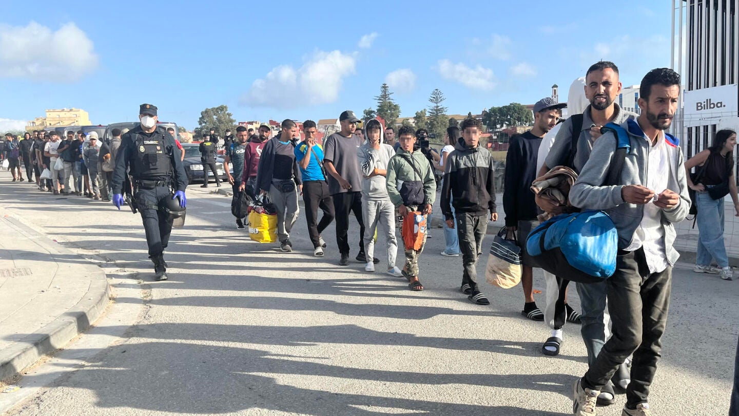 Traslado de migrantes este domingo al asentamiento de Los Rosales