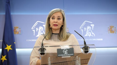 La portavoz de Sumar en el Congreso, Ver&oacute;nica Mart&iacute;nez Barbero, durante una rueda de prensa en el Congreso de los Diputados, a 15 de septiembre de 2026, en Madrid (Espa&ntilde;a).