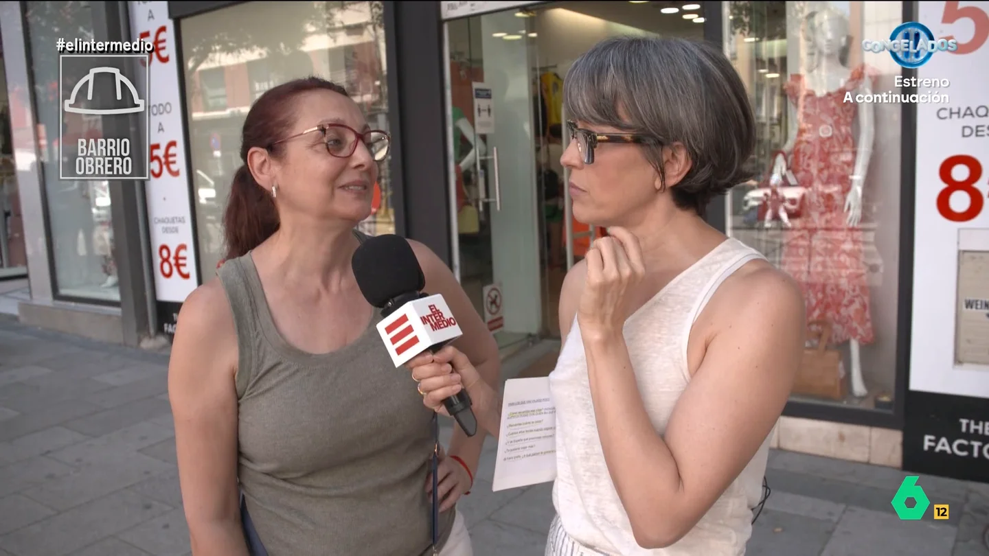 Una mujer de barrio obrero afirma a Thais Villas que solo salido de España para ir a Portugal, "y porque me invitaron" Thais Villas visita un barrio rico y un barrio obrero para hablar sobre viajes. Allí encuentra personas que han llegado a gastarse 20.000 euros en Pekín y quien sueña con viajar a Lanzarote o Punta Cana.