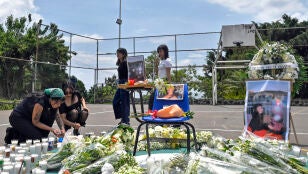 Alumnos del Instituto de Ciencias de la Educaci&oacute;n de la Universidad Aut&oacute;noma del Estado de Morelos participan este lunes, en un homenaje p&oacute;stumo a la estudiante espa&ntilde;ola Claudia Tacoronte Aguilera