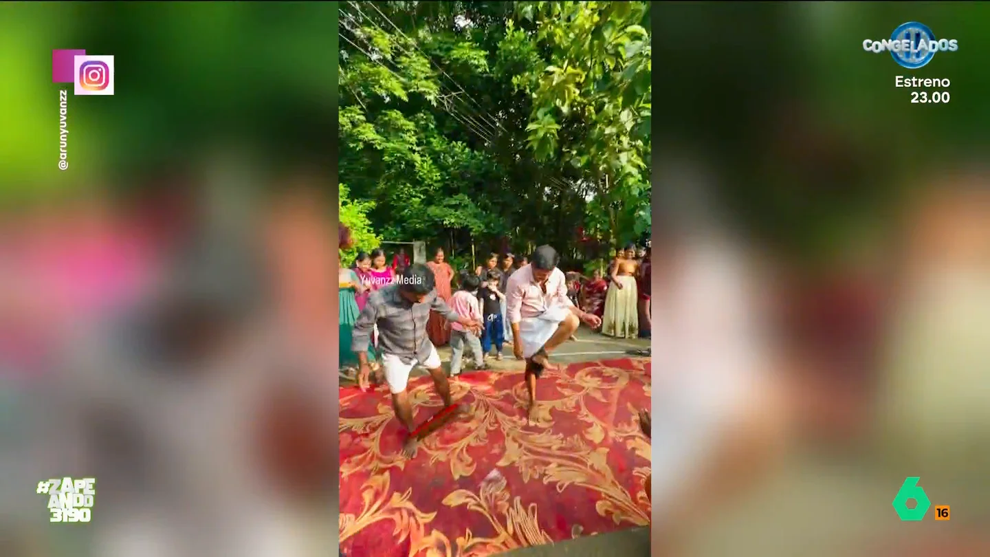 Esta es la bizarra competición que se celebra en India: subirse los calzoncillos sin usar las manos Los concursantes recurren a las técnicas más extrañas para conseguir su objetivo. ¿Quieres saber si alguno lo consigue? Descúbrelo en el vídeo principal.