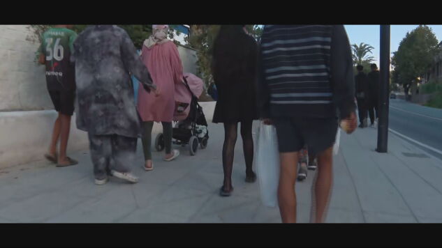 Caminar nueve kil&oacute;metros hasta el Trampol&iacute;n por una raci&oacute;n de comida: el duro d&iacute;a a d&iacute;a de cientos de familias migrantes para subsistir en Ceuta