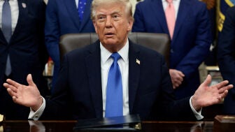 El presidente de Estados Unidos, Donald Trump, habla en el Despacho Oval de la Casa Blanca