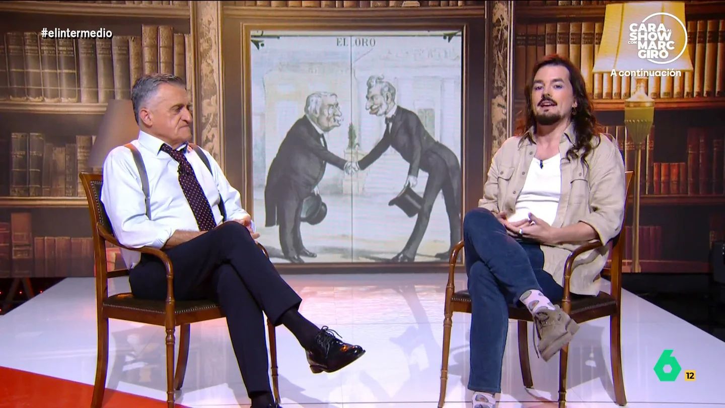 Pucherazos, caciques y 'lázaros': Mikel Herrán repasa la historia de los fraudes electorales en España Mientras la derecha al Gobierno acusa al Gobierno de preparar un pucherazo con la 'ley de nietos', Mikel Herrán demuestra que en España "nunca nos ha hecho falta algo tan enrevesado para trampear unas elecciones".
