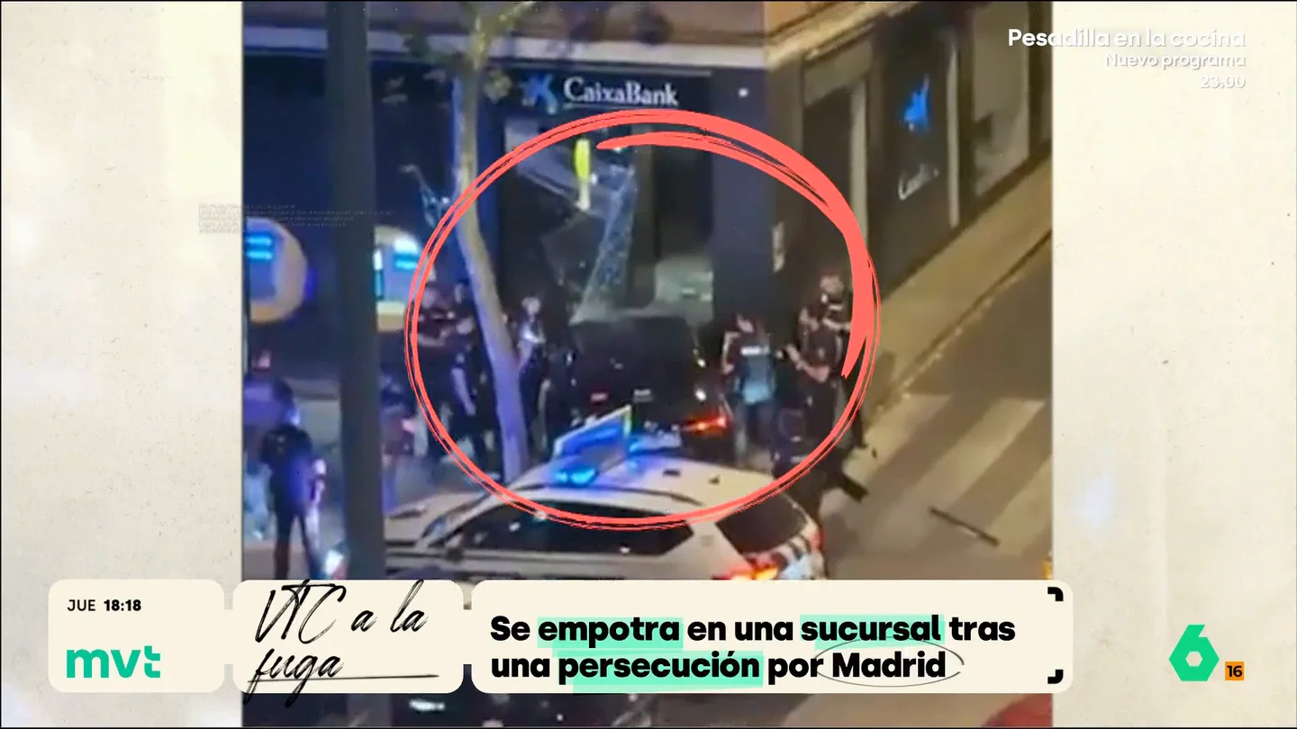 Un VTC se da a la fuga en Madrid para evitar un control de alcoholemia: terminó empotrado en una sucursal bancaria La Policía Local de Madrid le dio el alto en Barajas, pero el conductor decidía darse a la fuga para evitar el control de alcoholemia, lo que dio lugar a una persecución por las calles de la capital.