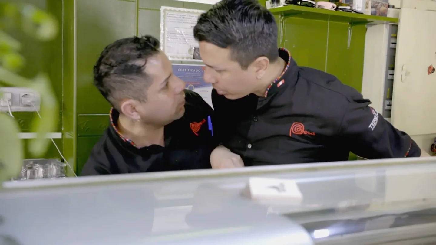La brutal bronca en 'Gastrobar Terelita' que acaba con amenazas y a punto de llegar a las manos: "Atrévete" La brutal bronca en 'Gastrobar Terelita' que acaba con amenazas y a punto de llegar a las manos: "Atrévete"