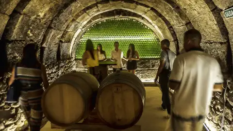 Cata en bodega. La Rioja Cata en bodega. La Rioja