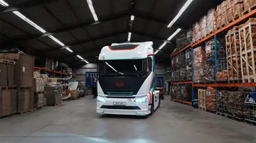 El diésel tiene un problema de 40 toneladas que va a cambiar para siempre las carreteras europeas desde el 2027 El diésel tiene un problema de 40 toneladas que va a cambiar para siempre las carreteras europeas desde el 2027