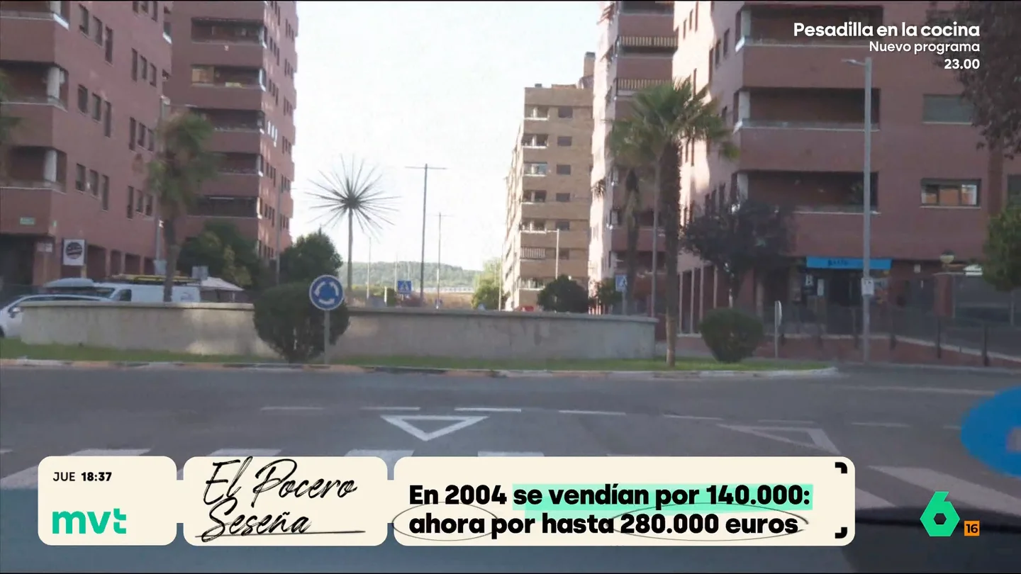 Auge de la urbanización de 'El Pocero' en Seseña: duplican su precio hasta los 280.000 euros y tienen lista de espera Hace 20 años, la burbuja inmobiliaria paralizó la construcción de miles de viviendas en esta zona a 40 kilómetros de Madrid y los precios se desplomaron. 20 años después, muchas familias acuden a este barrio con el objetivo de comprar.