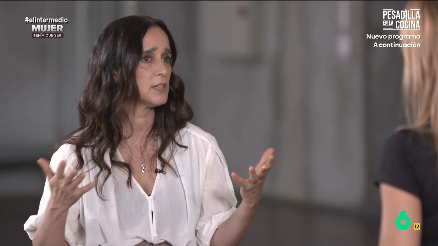 Julieta Venegas defiende su carácter fronterizo y habla de la deshumanización en EEUU "Mi forma de ser está marcada por ser fronteriza", afirma Julieta Venegas en esta entrevista con Sandra Sabatés en la que habla sobre su infancia en Tijuana y las tensiones en la frontera entre México y Estados Unidos.