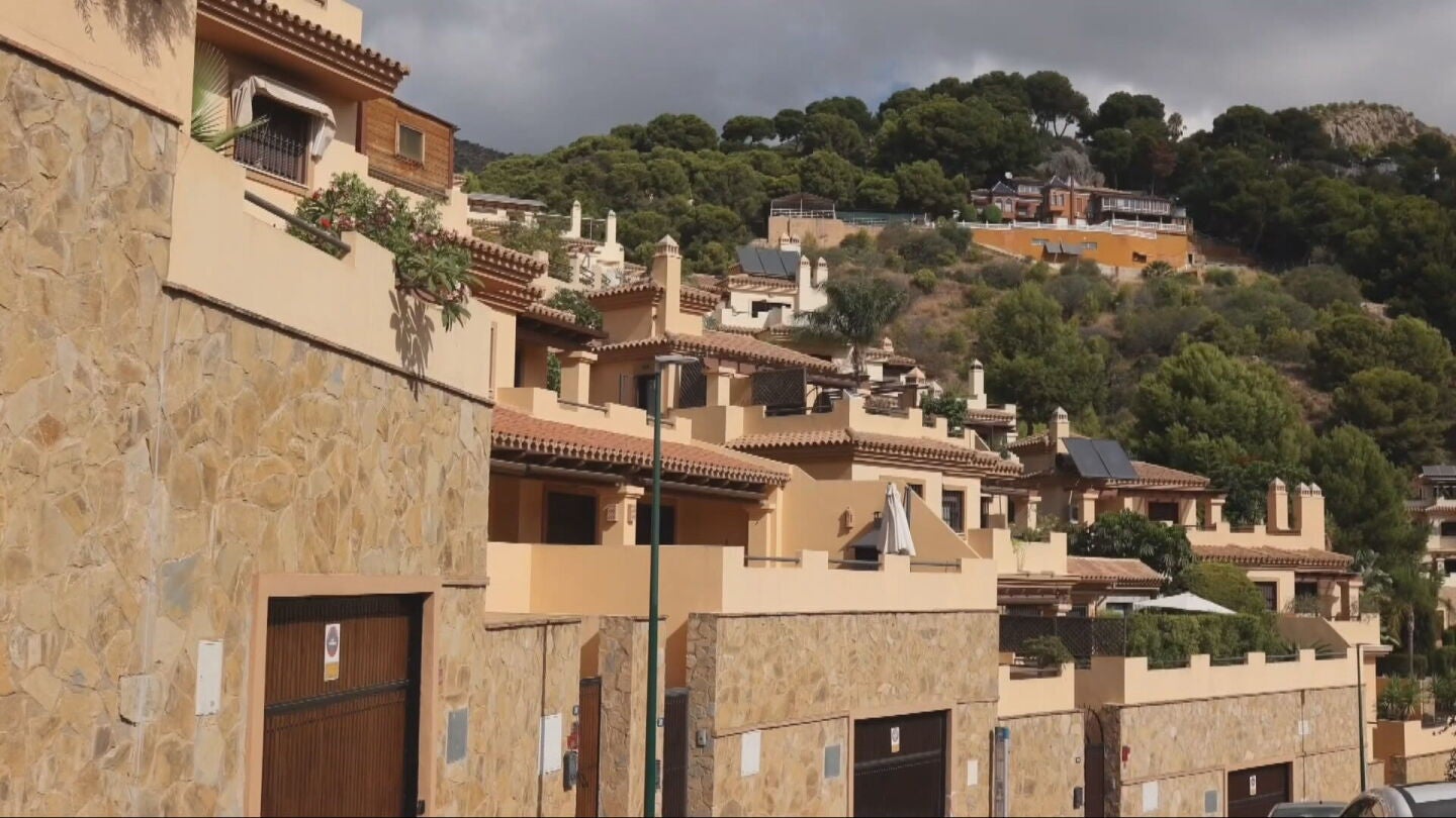 Un hombre intenta estrangular a su pareja delante de su hija menor y despu&eacute;s se suicida en M&aacute;laga