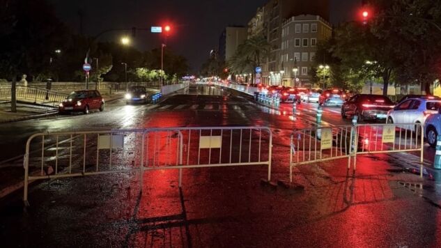 T&uacute;nel de Val&egrave;ncia cerrado al tr&aacute;fico por lluvias