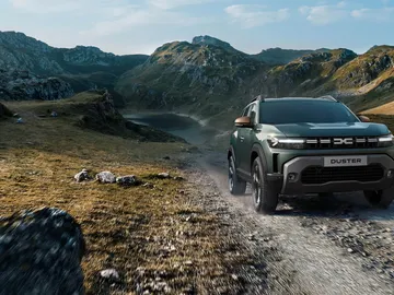 Olvida el gasolina, el diésel, el híbrido y el eléctrico: Dacia se acaba de inventar el “tríbrido” para recorrer 1.500 km sin repostar Olvida el gasolina, el diésel, el híbrido y el eléctrico: Dacia se acaba de inventar el “tríbrido” para recorrer 1.500 km sin repostar