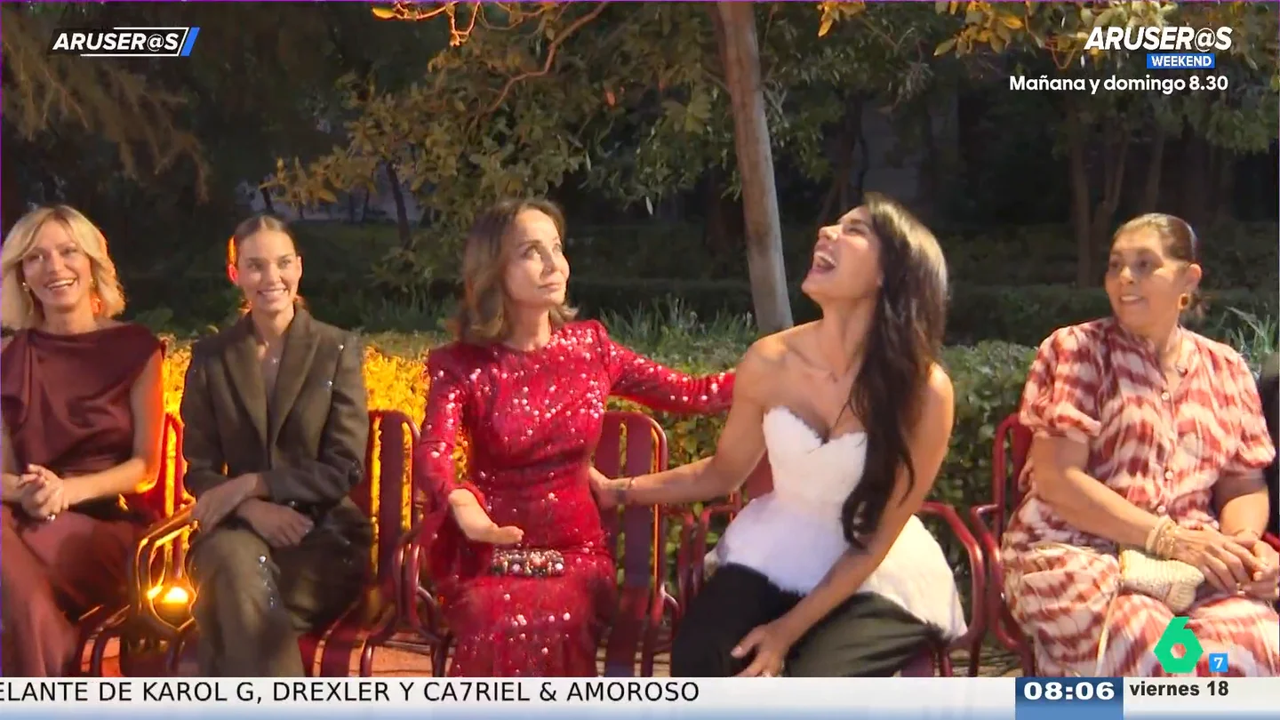 La divertida reacción de Isabel Preysler al no reconocer a Pilar Rubio en la Semana de la Moda de Madrid La divertida reacción de Isabel Preysler al no reconocer a Pilar Rubio en la Semana de la Moda de Madrid