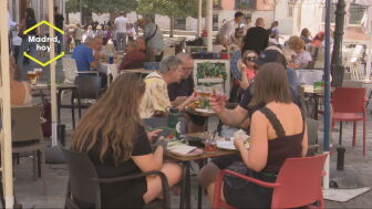 &iquest;Est&aacute;n acabando los turistas con la tradici&oacute;n del aperitivo? Cuando la hora del vermut coincide con la de comer para los guiris