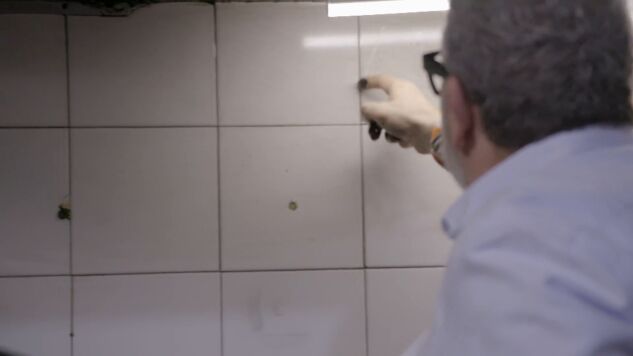 Chicote escribe su nombre sobre la grasa de la pared de 'Gastrobar Telerita': "Limpi&aacute;is o me voy"