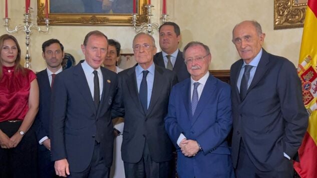 Emilio Butrague&ntilde;o, Florentino P&eacute;rez, Juan Vivas y Pirri 