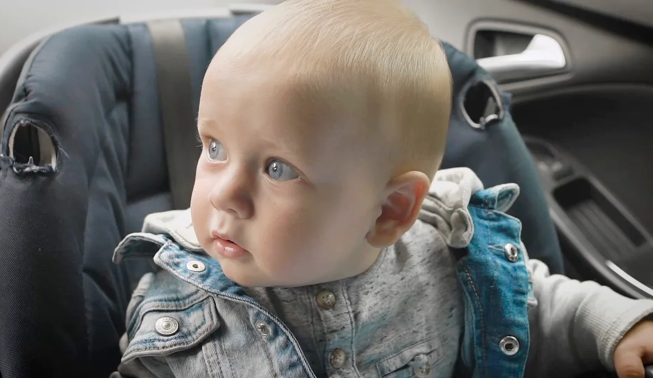 ¿Cómo saber si la sillita de coche le ha quedado pequeña?